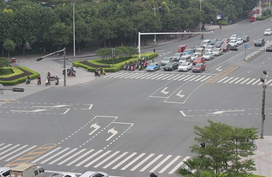 長沙租車提醒新交規(guī)實施后如何規(guī)范轉(zhuǎn)彎，避免被扣分